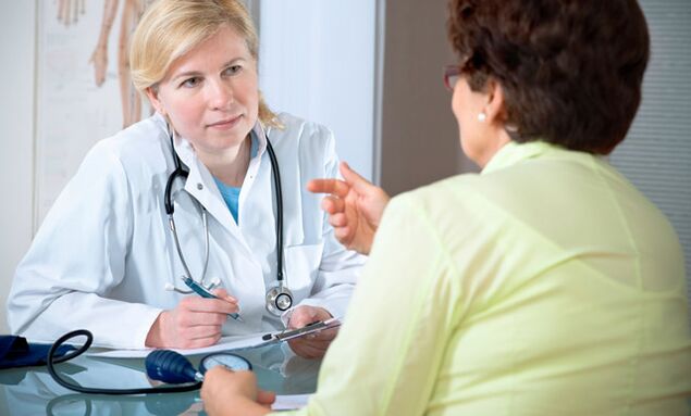 Il cardiologo parlerà al paziente dei fattori di rischio per l'ipertensione